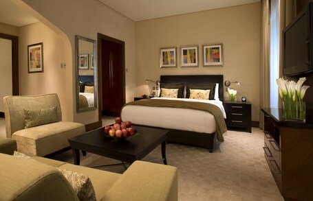 Shangri La Hotel Apartments Qaryat Al Beri - Image 5