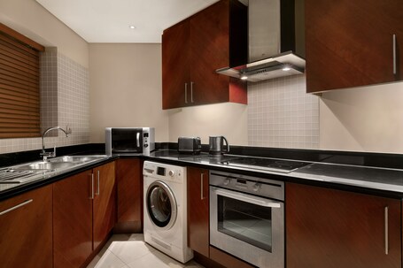 Shangri La Hotel Apartments Qaryat Al Beri - Image 19