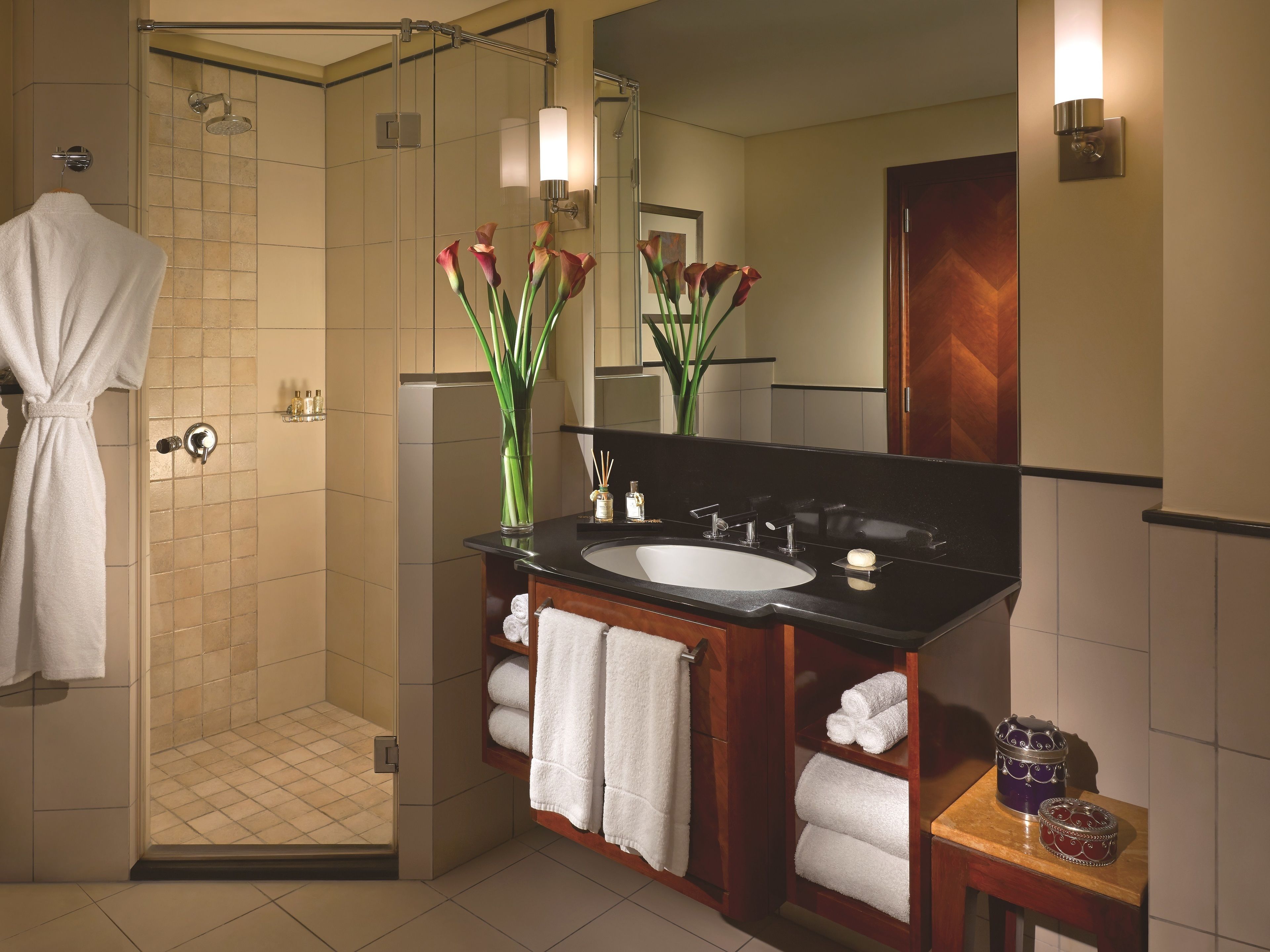 separate bathtub and shower, rainfall showerhead, free toiletries