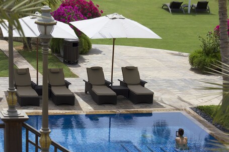 Shangri La Hotel Apartments Qaryat Al Beri - Image 39
