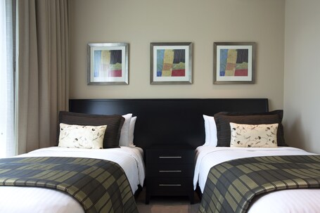 Shangri La Hotel Apartments Qaryat Al Beri - Image 32