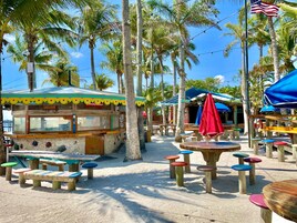 2 restaurants, breakfast, lunch, dinner served; American cuisine