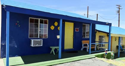 9 Palms Inn
