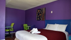 Free WiFi, bed sheets - 9 Palms Inn (Twentynine Palms)
