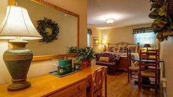 Standard King | Premium bedding, individually decorated, individually furnished, desk