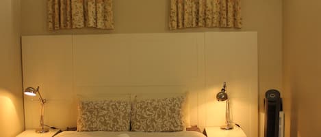 Habitació Deluxe, 1 llit de matrimoni | Decoració individual, mobiliari individual i escriptori