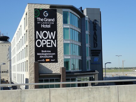 The Grand Winnipeg Airport Hotel by Lakeview - Image 13