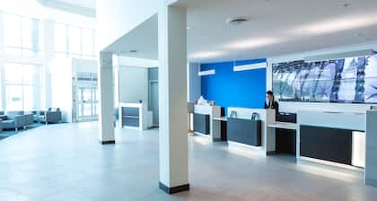 The Grand Winnipeg Airport Hotel by Lakeview