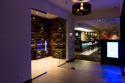 The Grand Winnipeg Airport Hotel by Lakeview