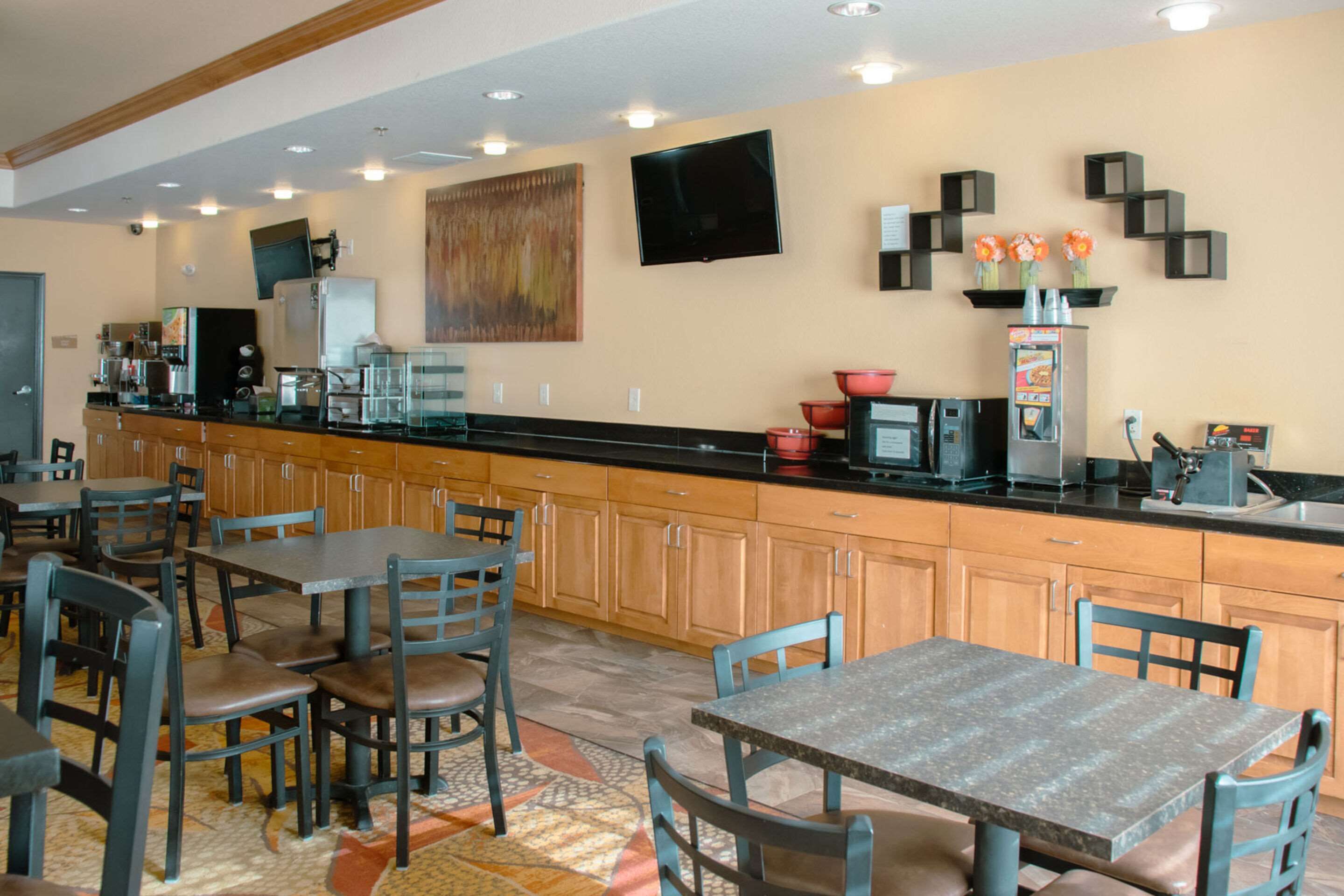 free daily continental breakfast