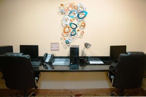 Business center - Grand Forks Lodge and Suites (Grand Forks)