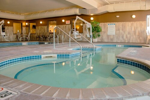 Grand Forks Lodge and Suites