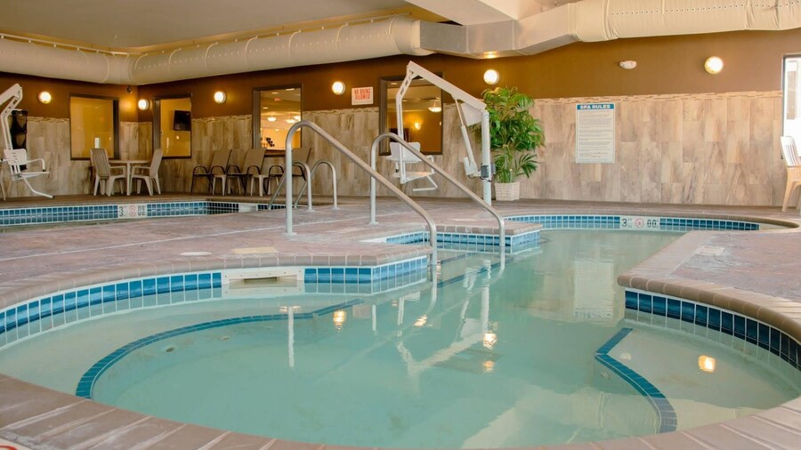 Comfort Inn & Suites Grand Forks near Alerus Center