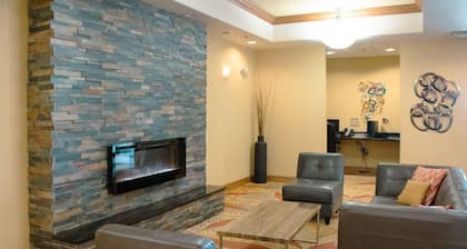 Comfort Inn & Suites Grand Forks near Alerus Center
