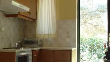 스튜디오 | 전용 주방 | 냉장고, 전자레인지, 쿡탑, 조리 도구/접시/주방 기구