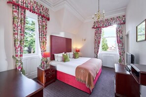 Standard Double Room | In-room safe, desk, iron/ironing board, free WiFi - Lochardil House Hotel (Inverness)