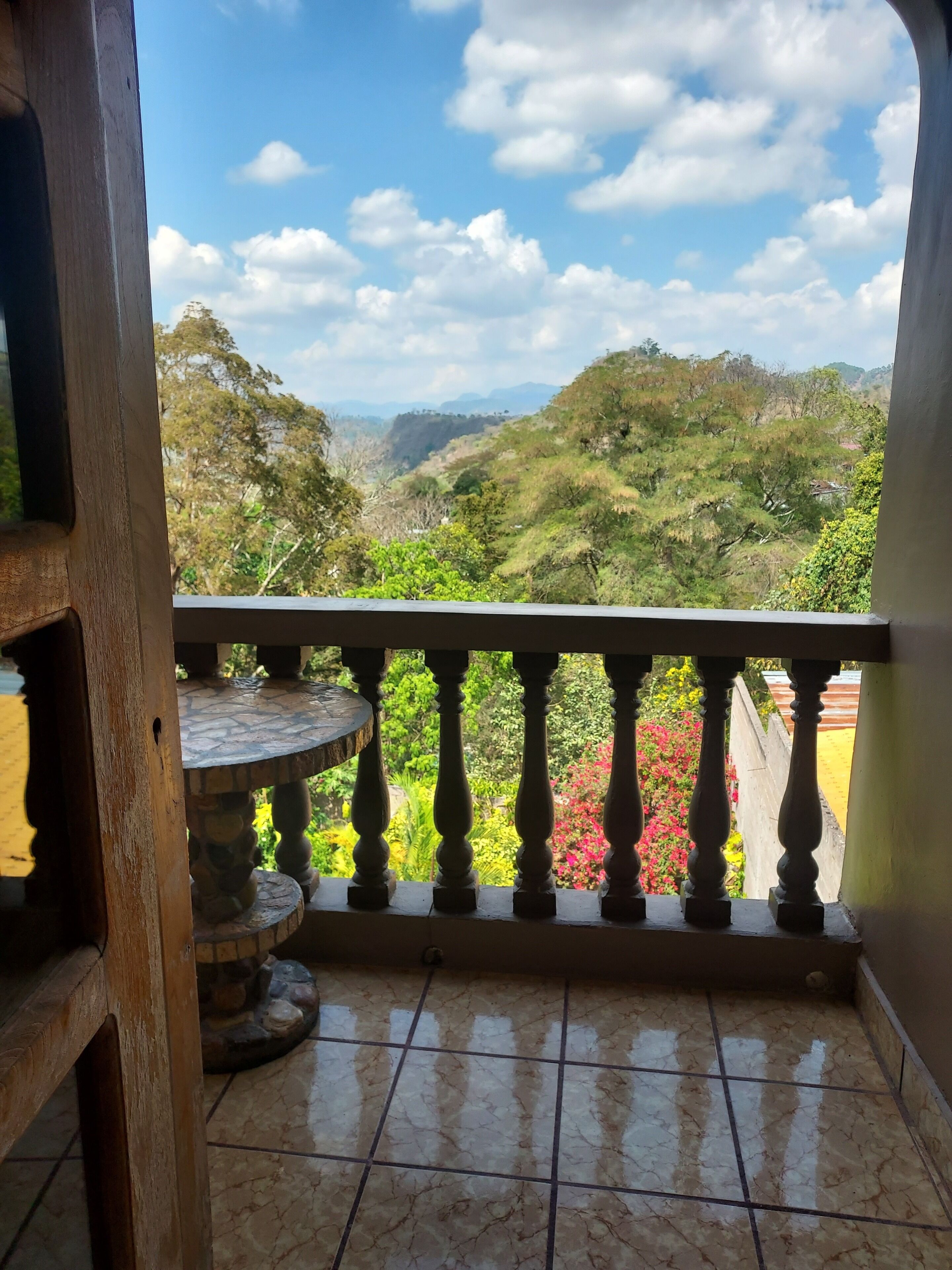Habitación doble Confort, vista a la montaña, en el área del jardín | Sábanas de algodón egipcio, ropa de cama de alta calidad y edredón 