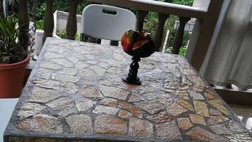 Televisión de plasma de 32 pulgadas con canales por cable y televisión