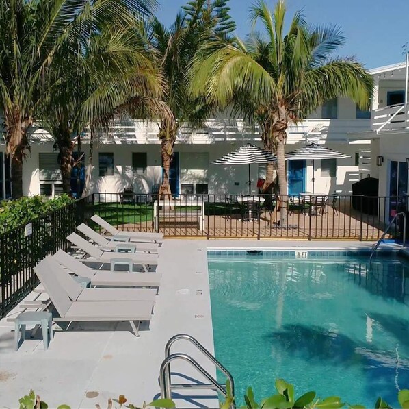 Outdoor pool, pool loungers