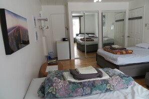 Room, 2 Queen Beds and 1 Double Bed (New York)