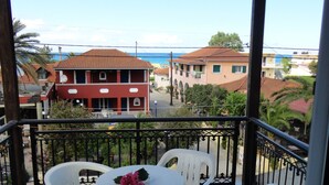 Basic Triple Room, 1 Bedroom, Balcony, Sea View | Balcony - Montes Studios and Apartments (Zakynthos)