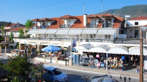 View from property - Montes Studios and Apartments (Zakynthos)