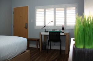 1 habitación, ropa de cama de alta calidad y escritorio 