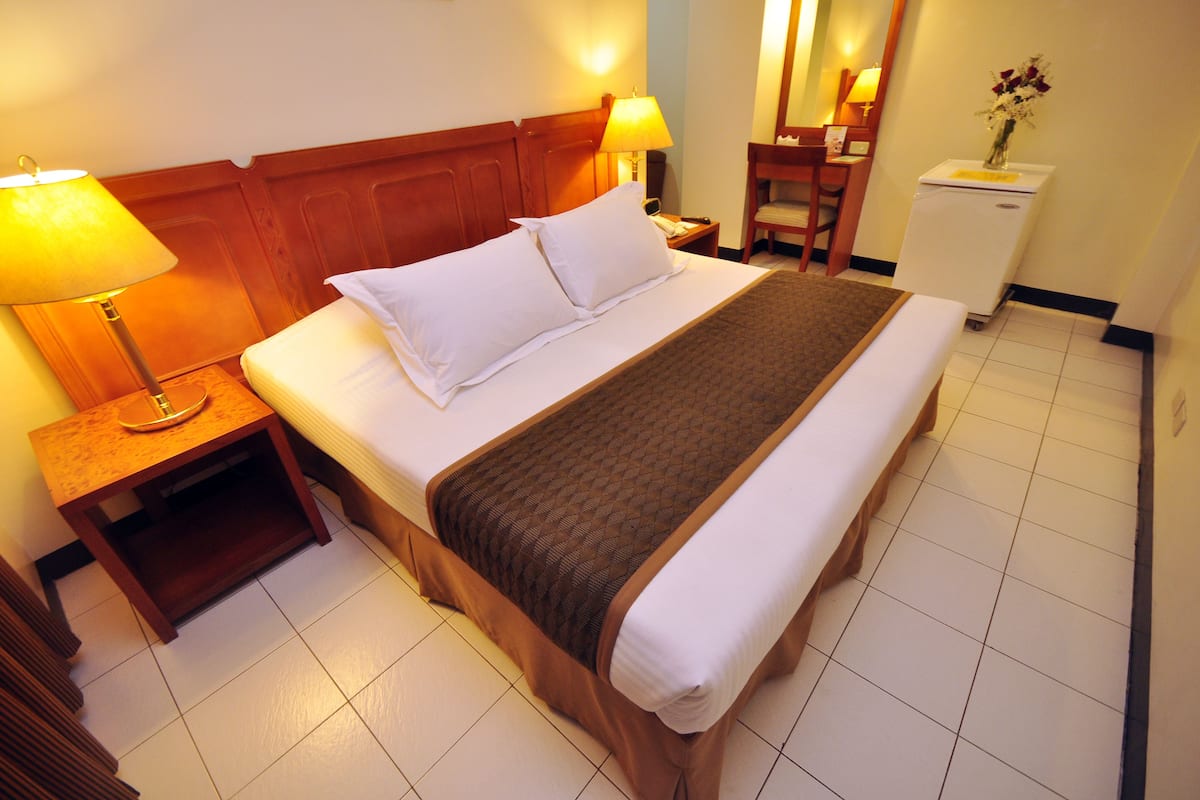 Minibar, escritorio, camas plegables/adicionales y wifi gratis 