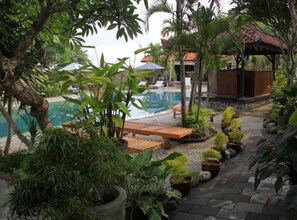 Garden - Gazebo Beach Hotel (Denpasar)