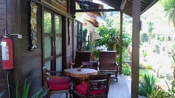 Villa Kayu | Terrasse/patio