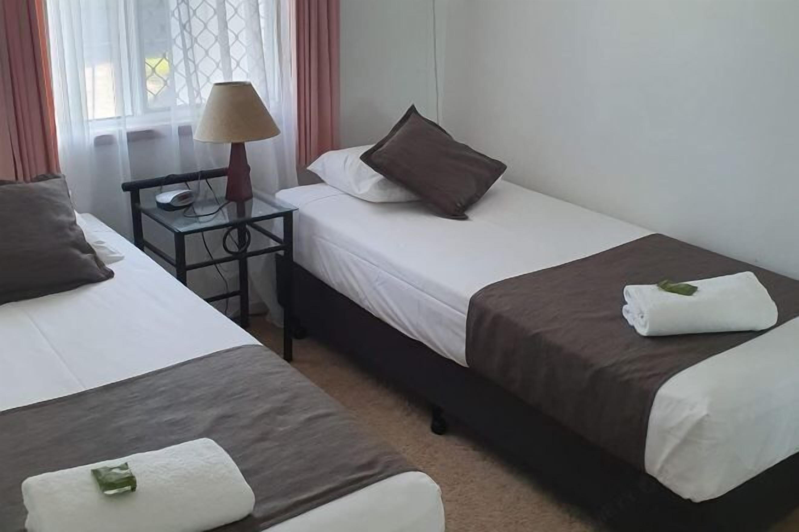 1 chambre, surmatelas, décoration personnalisée