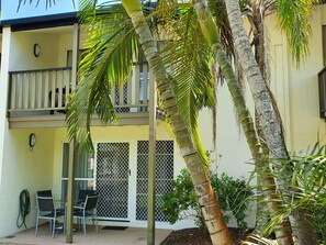 Townhouse - 2 Bedrooms | Terrace/patio - The Shores Holiday Apartments (Blacks Beach)