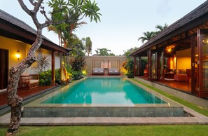 In-room safe, desk, laptop workspace, iron/ironing board - The Ulin Villas and Spa - by Karaniya Experience (Seminyak)