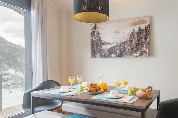 Tabla de planchar con plancha, cunas (de pago), wifi gratis