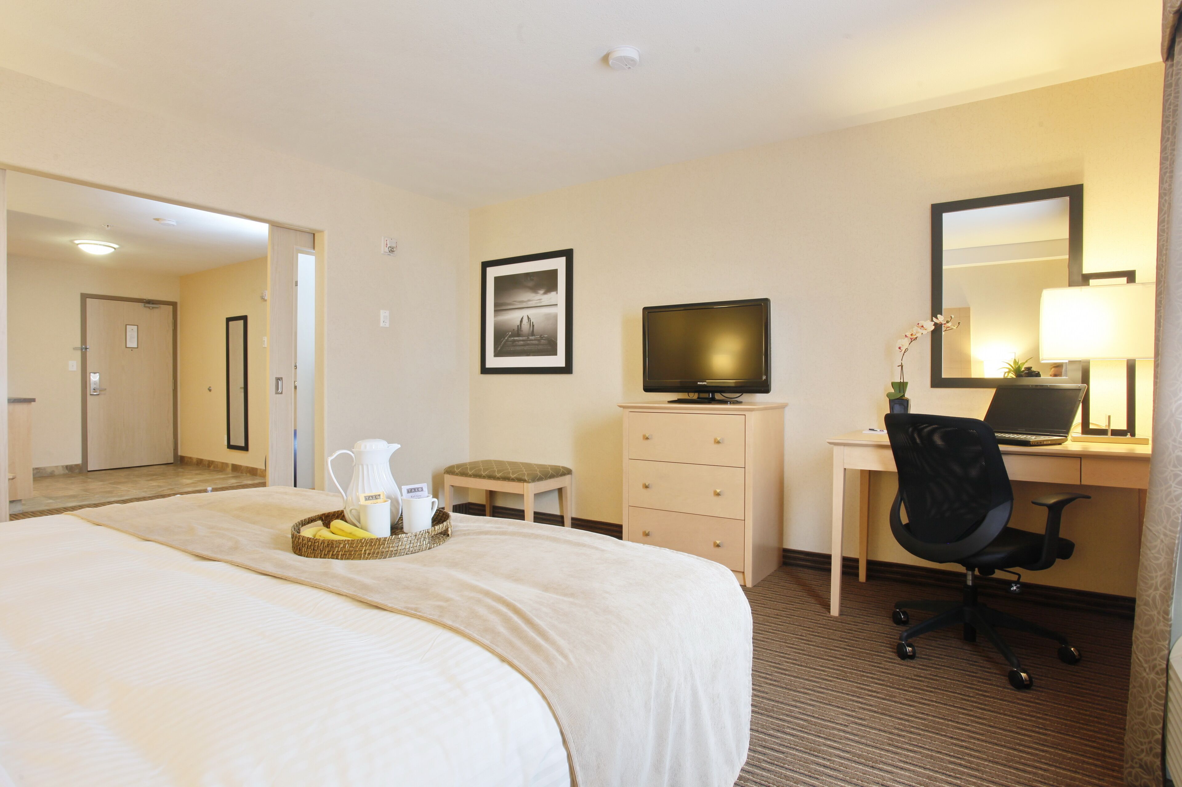 king suite with sofa bed | premium bedding, pillow-top beds, desk, laptop workspace