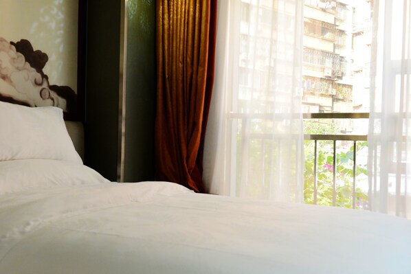 Deluxe Room, 1 King Bed