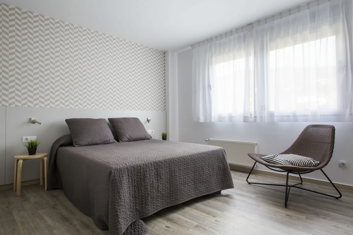 Monolocale Executive, 1 letto matrimoniale, angolo cottura | Una scrivania, postazione laptop, insonorizzazione, Wi-Fi gratuito