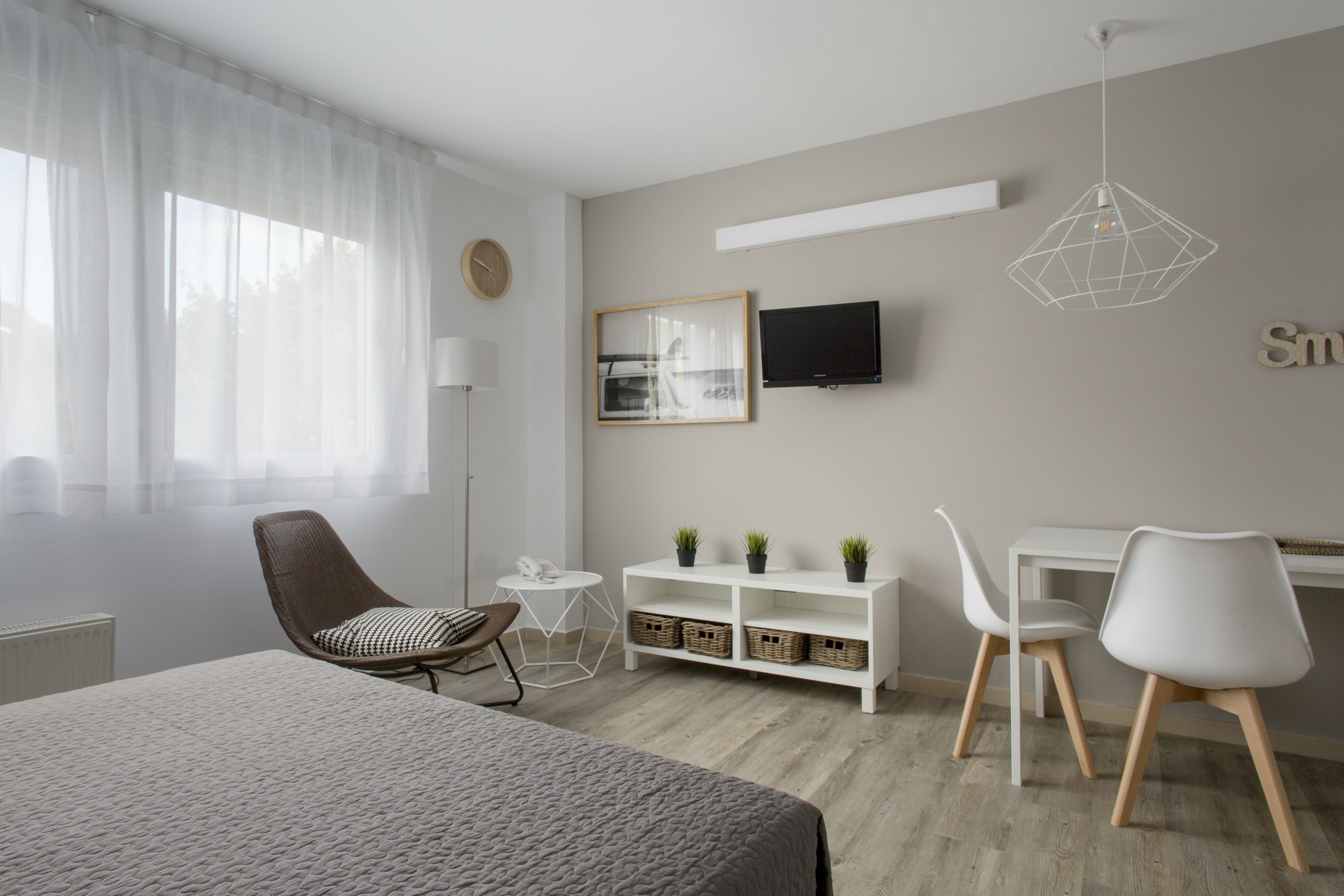 Bureau, espace de travail pour ordinateur portable