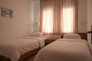 Standard-Suite | 2 Schlafzimmer, Schreibtisch, Babybetten, kostenloses WLAN