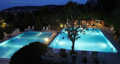 Babylon Gardens Apart Suite