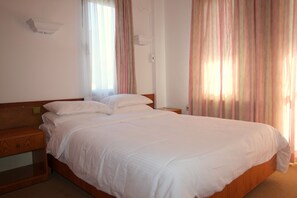 Suite Standar | 2 kamar tidur, meja kerja, tempat tidur bayi, dan Wi-Fi gratis