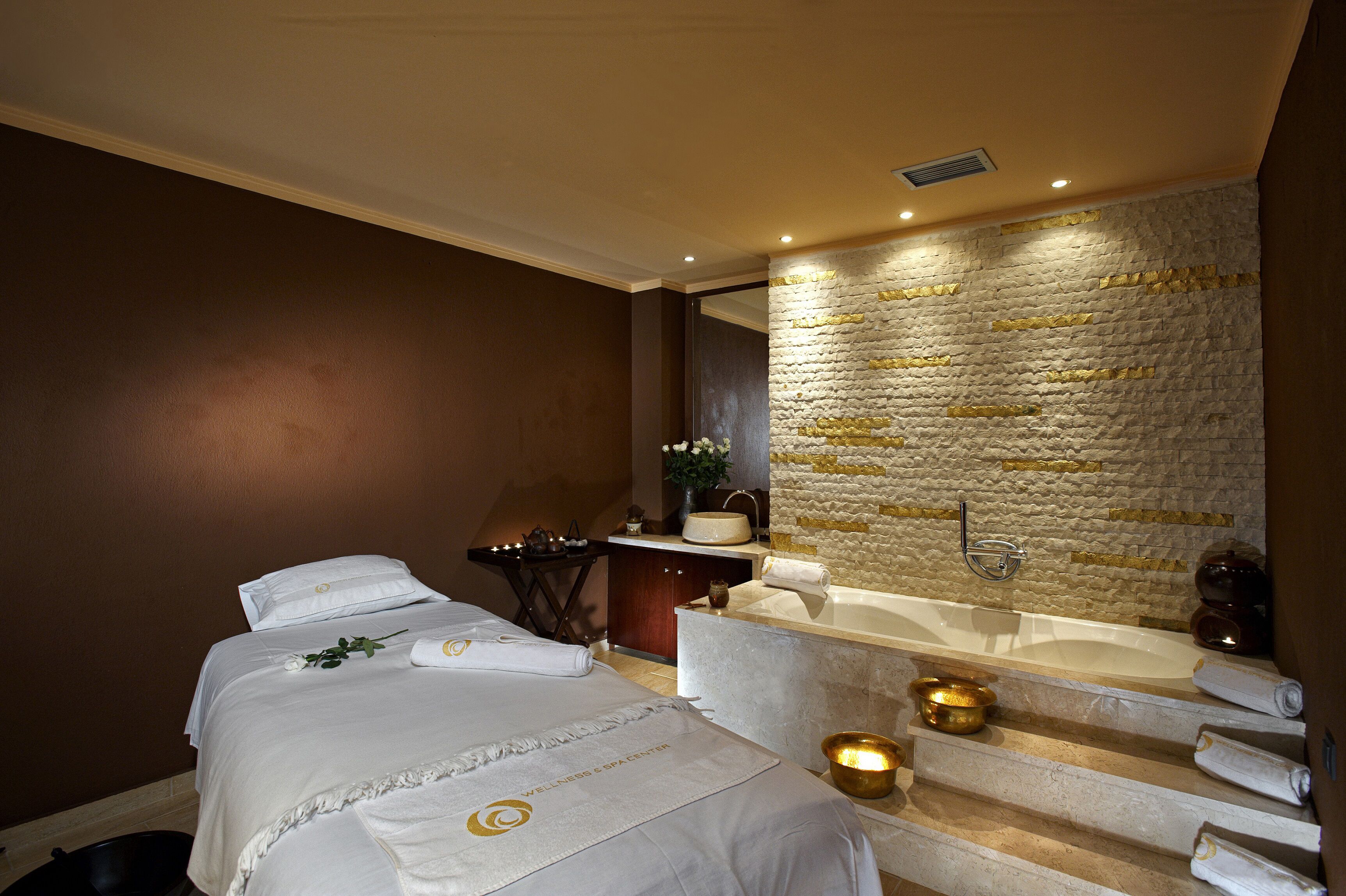 sauna, hot tub, body treatments, body scrubs, facials