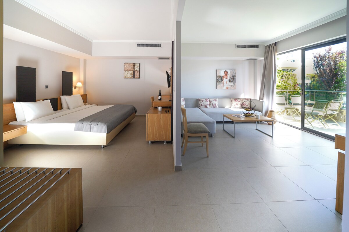 1 bedroom, minibar, in-room safe, desk
