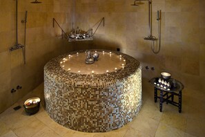Sauna, bañera de hidromasaje, tratamientos corporales 