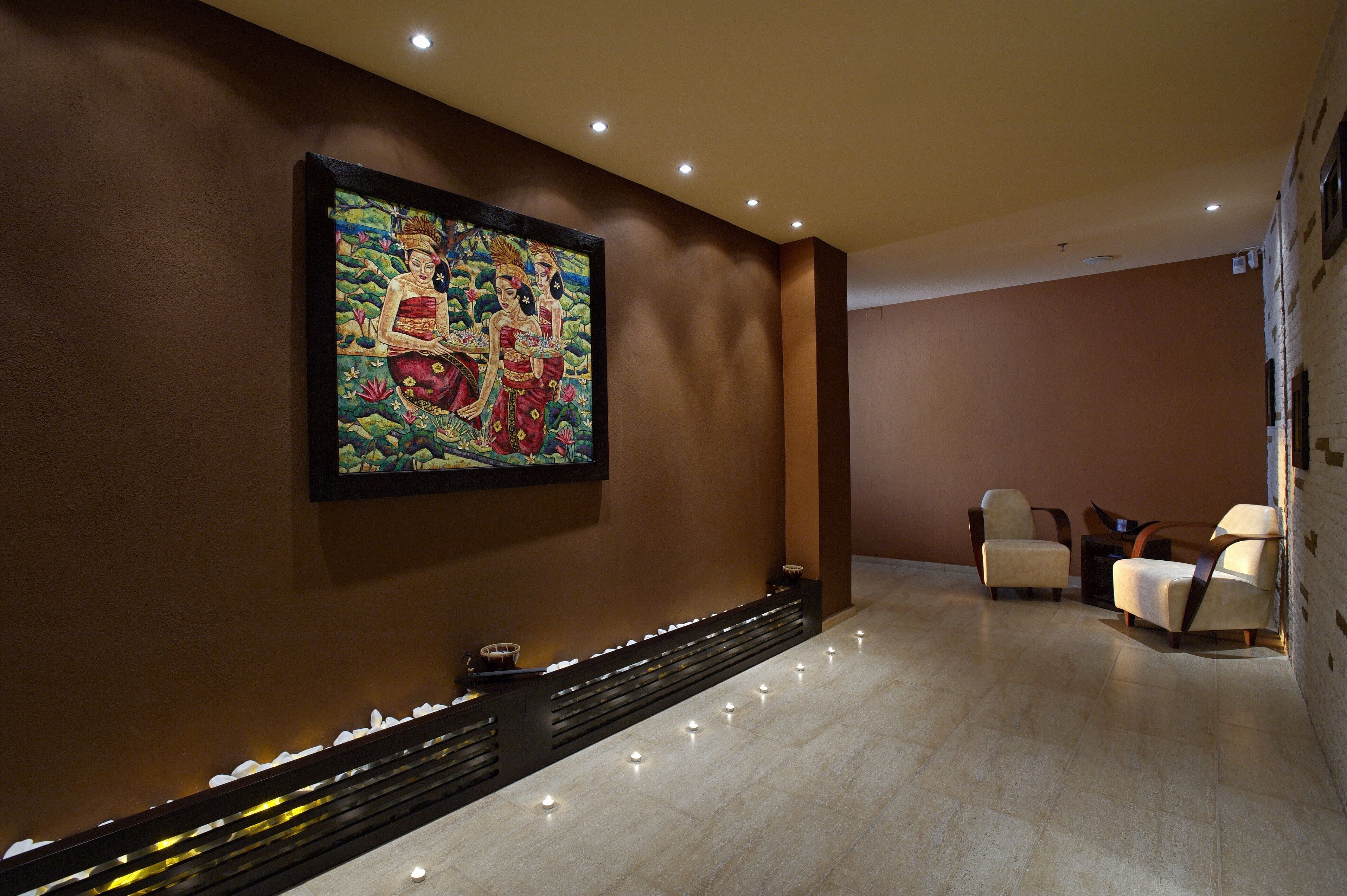 sauna, hot tub, body treatments, body scrubs, facials