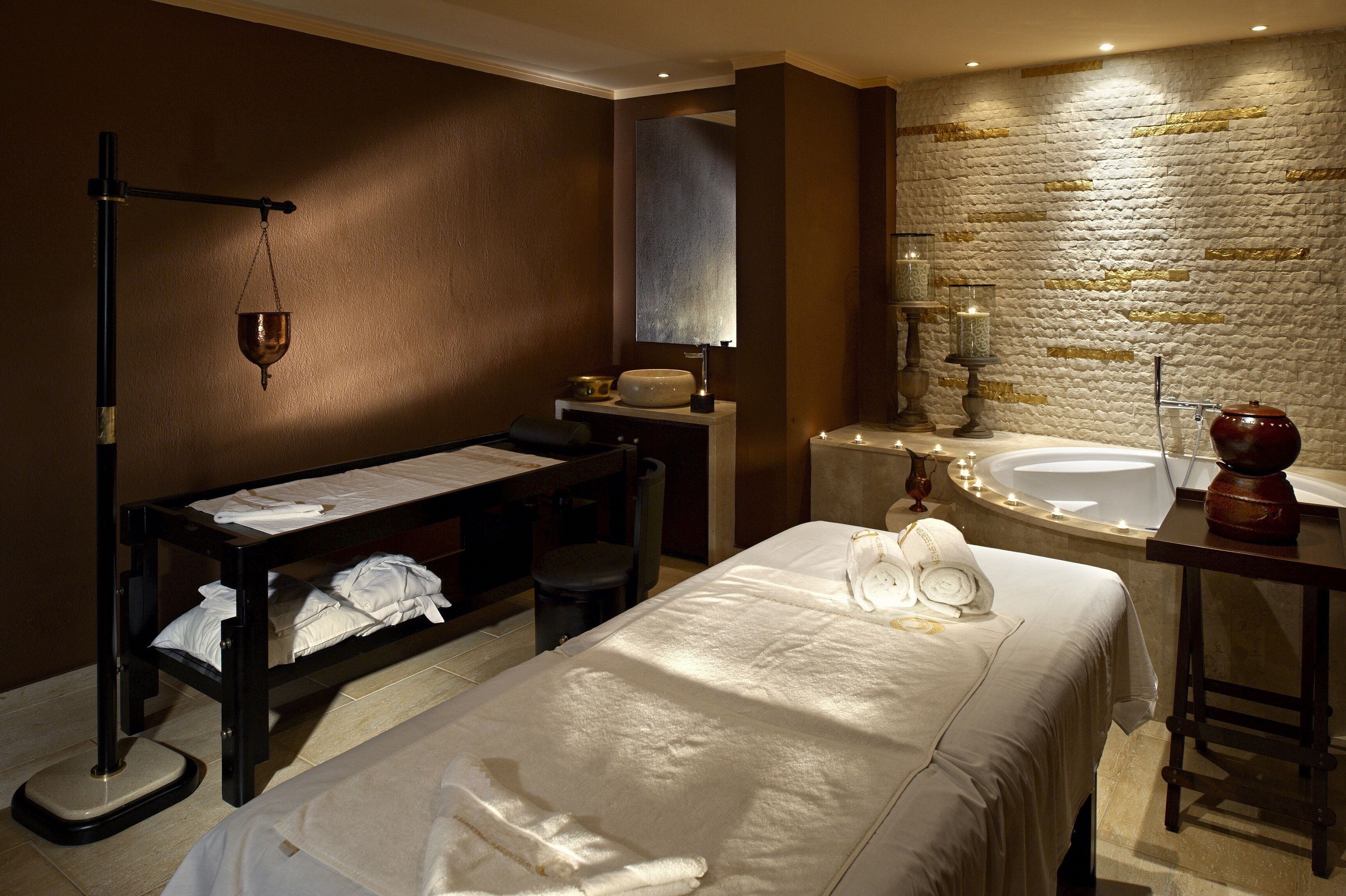 sauna, hot tub, body treatments, body scrubs, facials