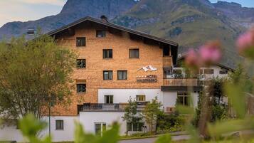Hotel Walsberg offers a mountain view from its upper-floor balcony.