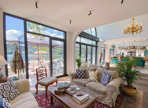 Sala de estar en el lobby