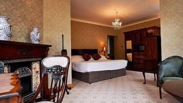 Junior Suite, 1 King Bed, Garden View, Garden Area | Free cots/infant beds