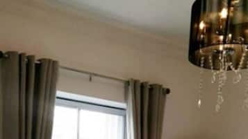 コンフォート ダブルルーム | デスク、防音設備、アイロン / アイロン台、WiFi (無料)